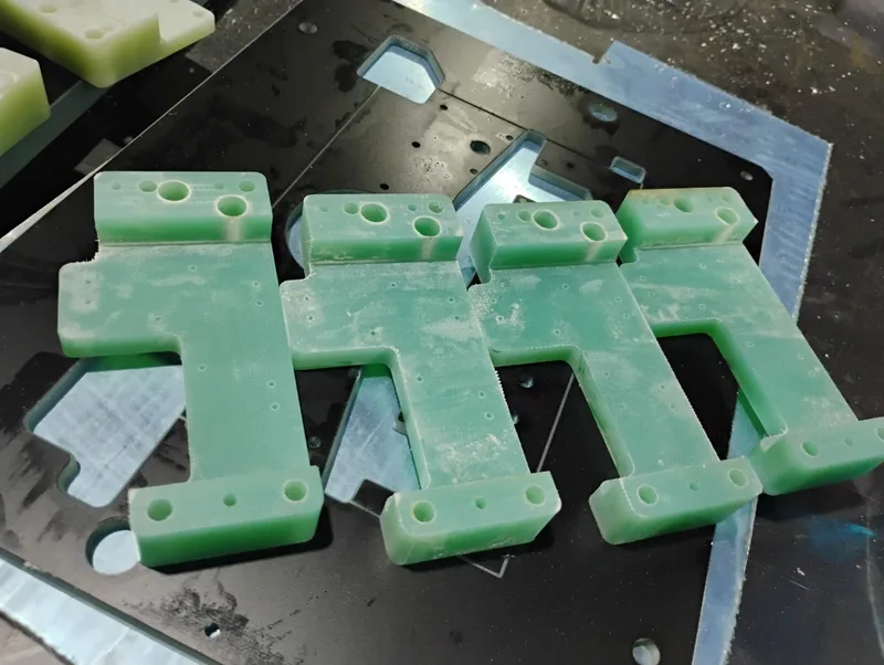 Piezas aislantes para electrónica